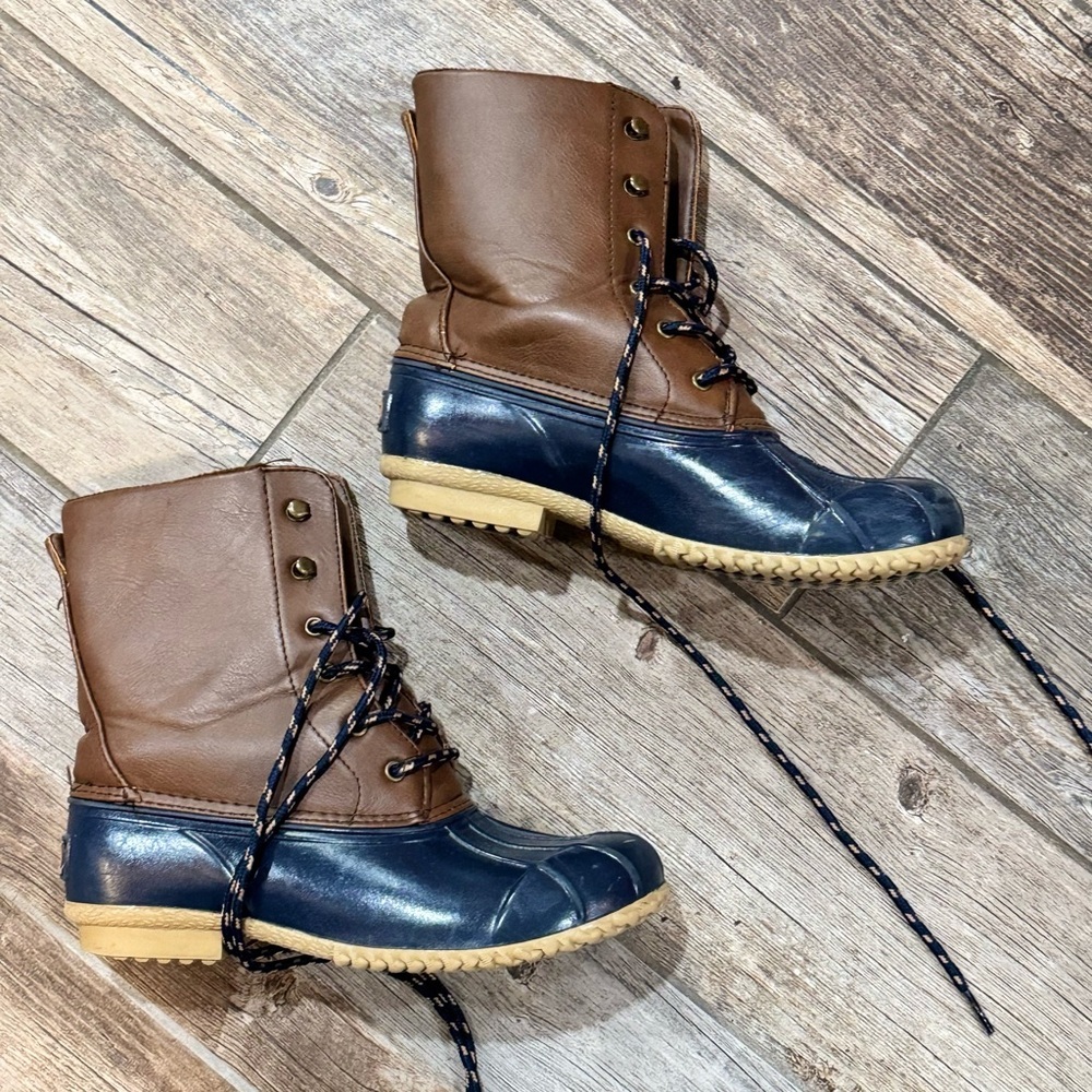 Boots​ - Picture 5 of 9